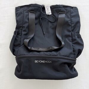 Beyond Yoga Black Drawstring Convertible Gym Bag Backpack